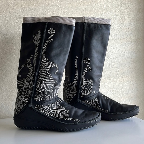 Puma Shoes - Embroidered Puma Boots